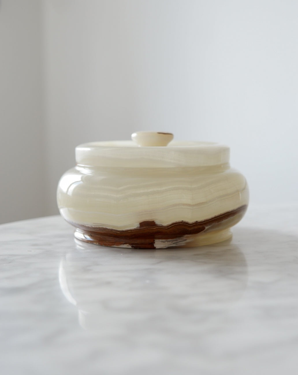 Onyx Bowl with Lid