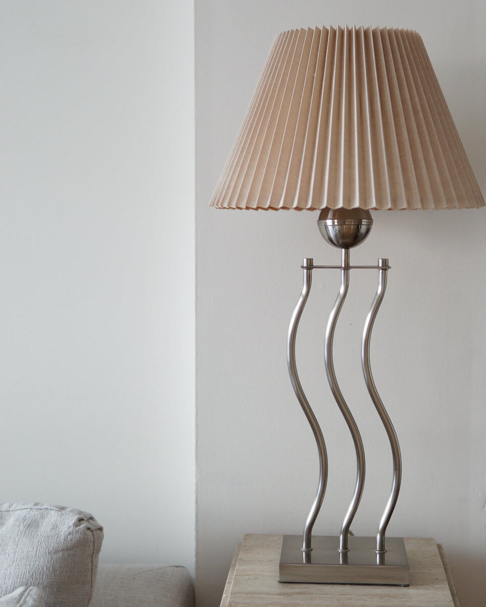 Memphis-Style Pleated Lamp