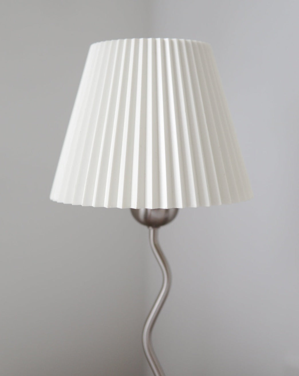 Squiggle Lamp with Plastic Pleated Lampshade